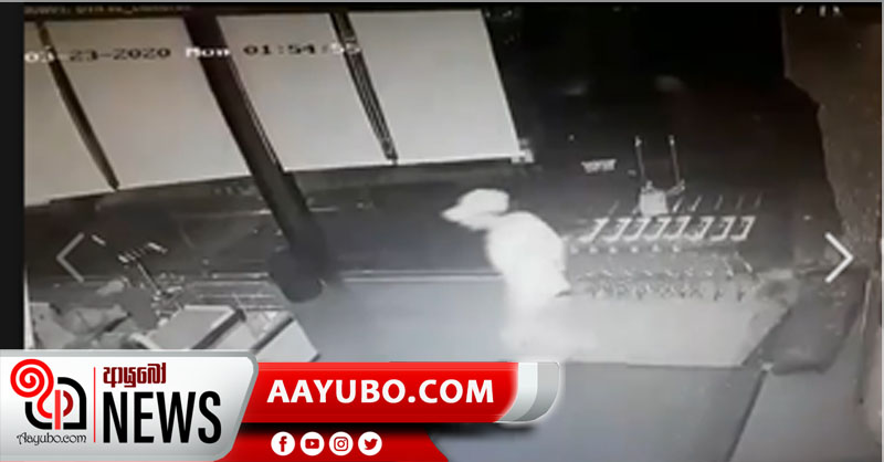 කුරන ප්‍රදේශයේ සුපිරි වෙළදසැලක සොරකම්ක් (PHOTOS)