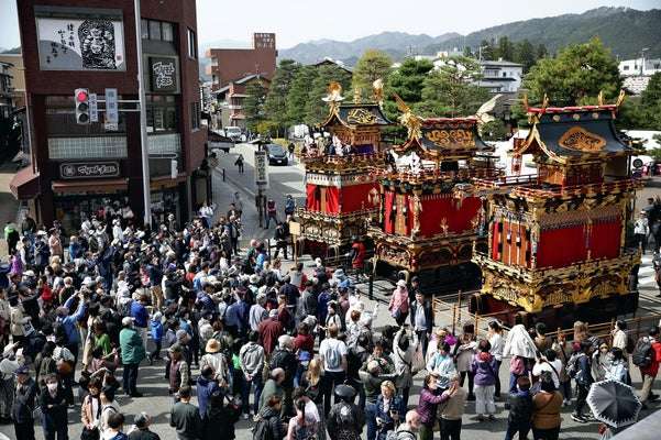 Spring Takayama උත්සවය ඇරඹේ