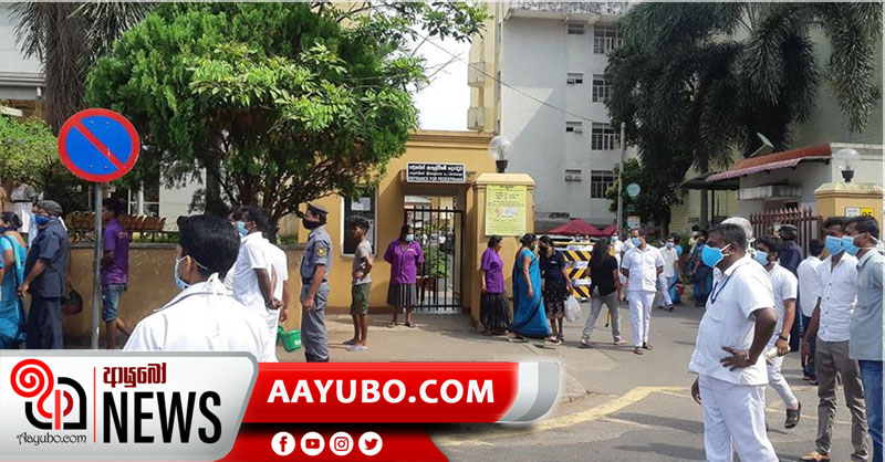 ජාතික රෝහලේ ආරක්ෂක නිලධාරීන්ට ප්‍රහාරයක් (PHOTOS)