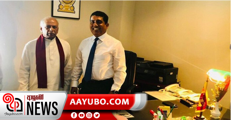 සභානායක සහ ආණ්ඩු පක්ෂයේ ප්‍රධාන සංවිධායක වැඩ භාරගනී