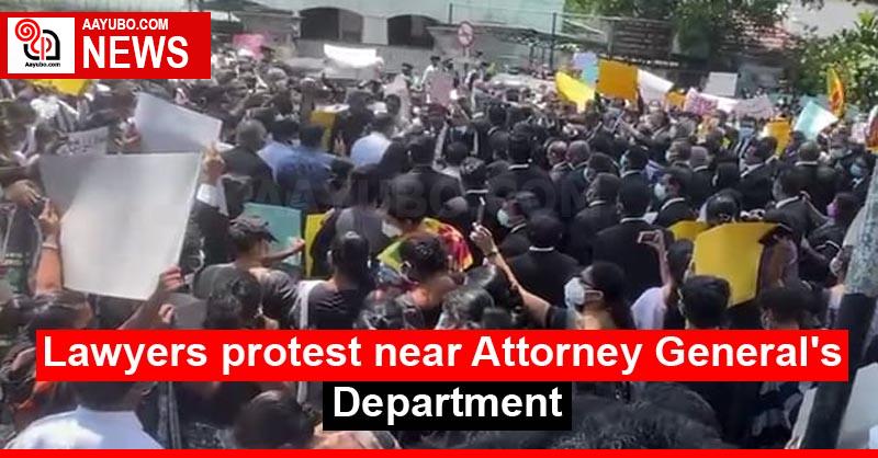 Lawyers protest near Attorney General's Department