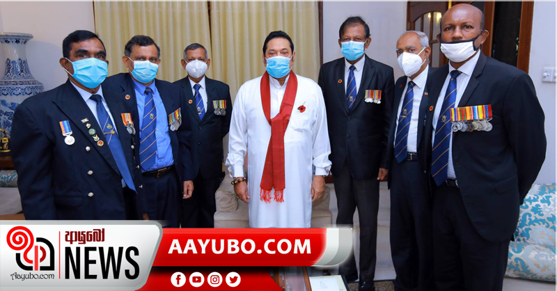 අගමැතිට පොපි මල පළඳවයි