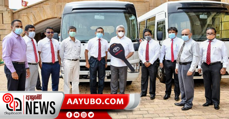 COVID-19 මෙහෙයුමට ටොයොටා ලංකා සමාගමෙන් බස් රථ 02 ක්